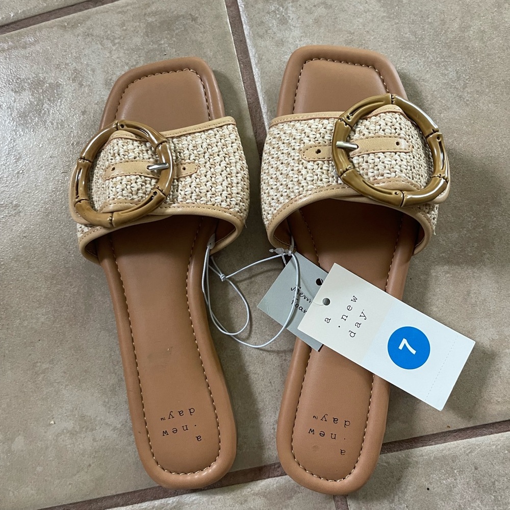 A New Day sandals size 7 NWT
